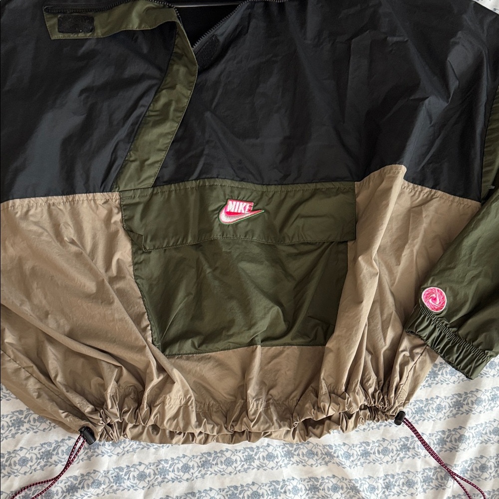 Nike Women's Black and Olive Utility Jacket XL vintage - Picture 4 of 6